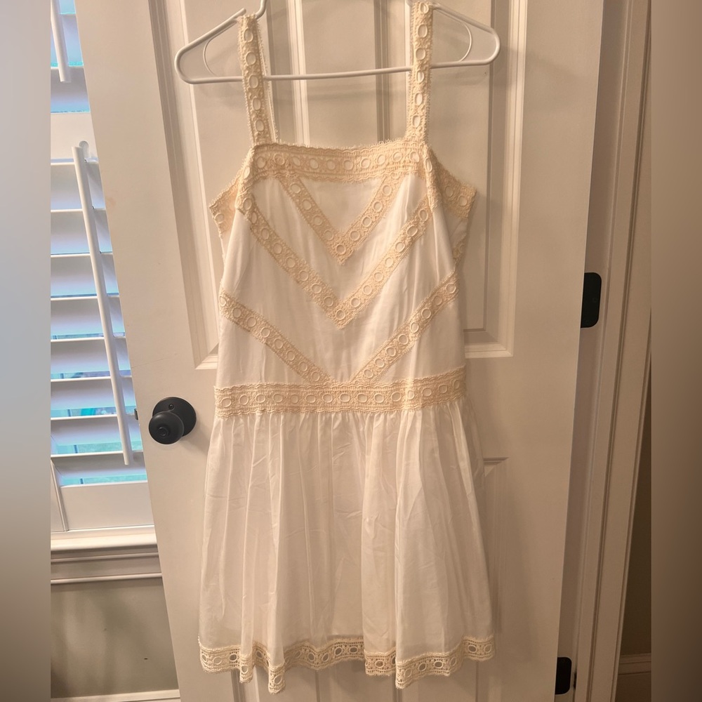 NWT ann taylor size 4 white and cream lace dress